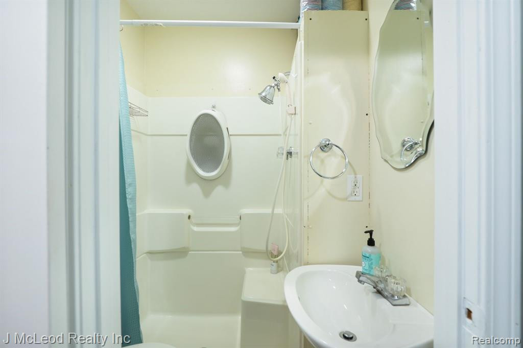 4845 MAIN Street, Millington, MI 48746 — Photo 17