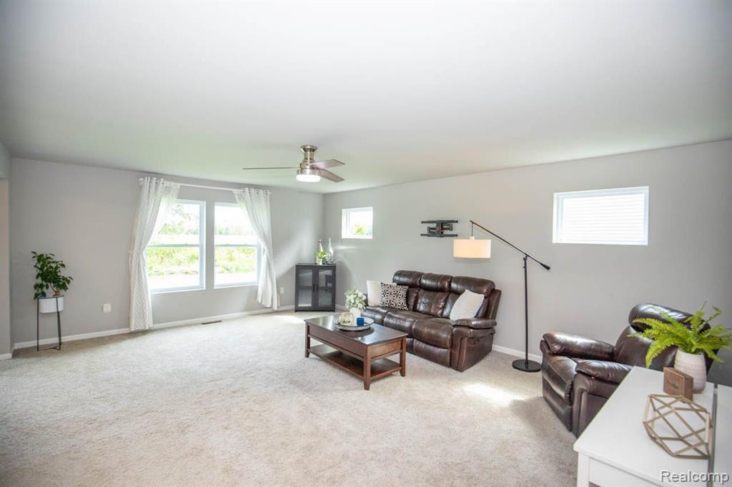 9133 CHAMBORD Drive, Ypsilanti, MI 48197 — Photo 11