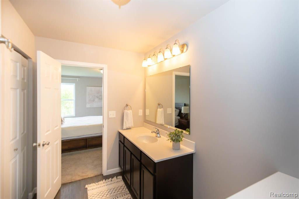 9133 CHAMBORD Drive, Ypsilanti, MI 48197 — Photo 28