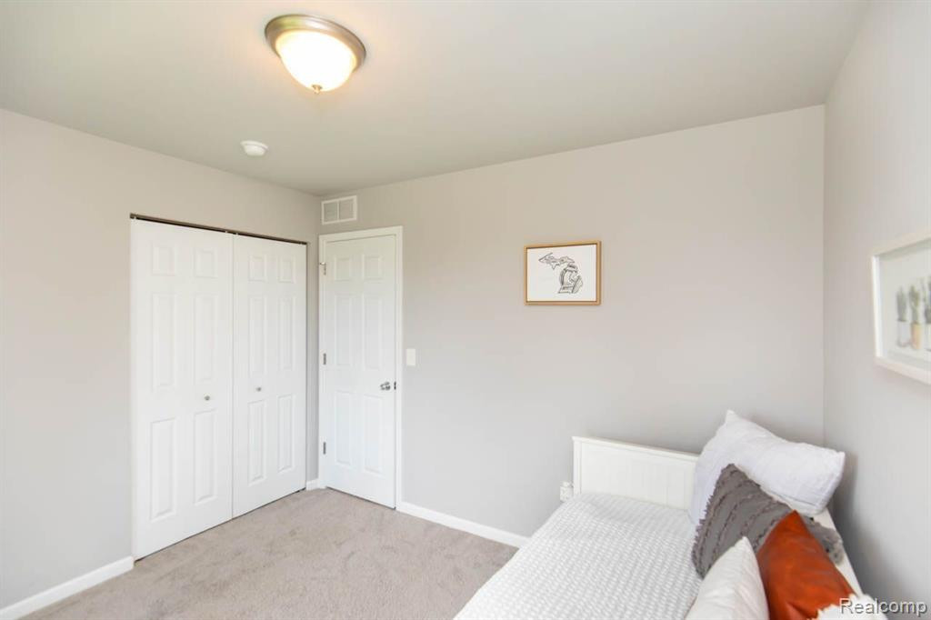 9133 CHAMBORD Drive, Ypsilanti, MI 48197 — Photo 39