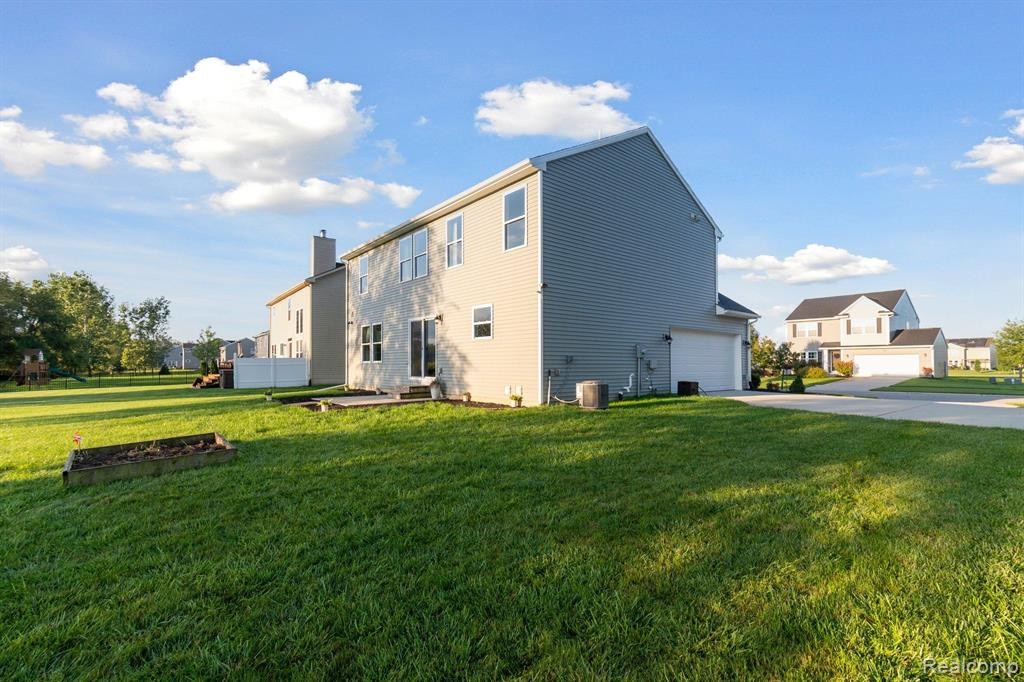 9133 CHAMBORD Drive, Ypsilanti, MI 48197 — Photo 48