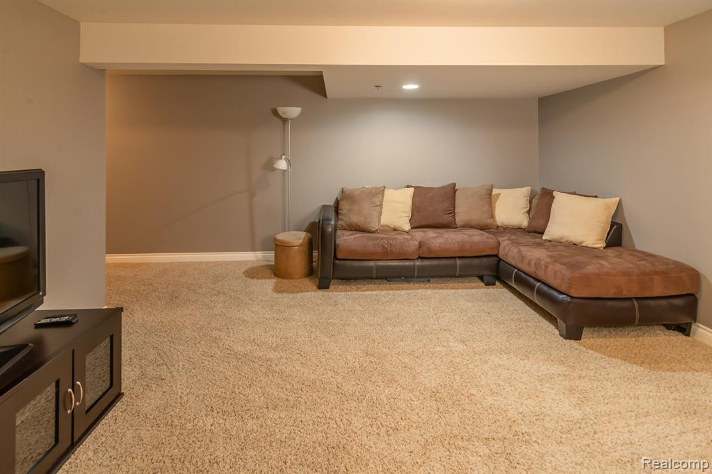 1253 W CRYSTAL Circle, Canton, MI 48187 — Photo 21