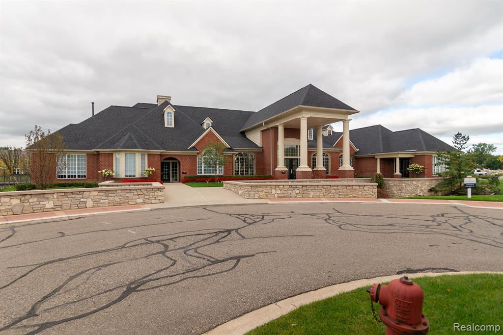 1253 W CRYSTAL Circle, Canton, MI 48187 — Photo 33