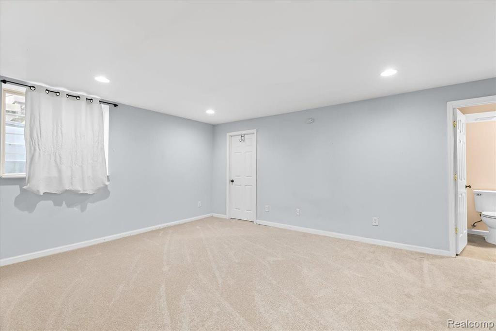 8881 MILLINGTON, Belleville, MI 48111 — Photo 30