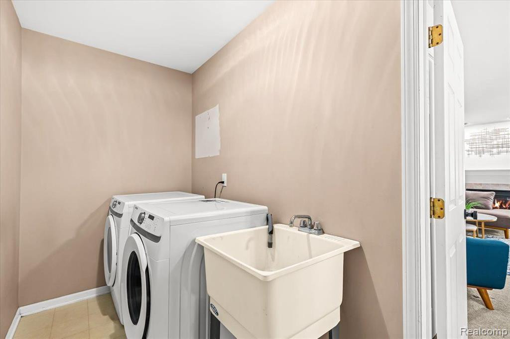 8881 MILLINGTON, Belleville, MI 48111 — Photo 34