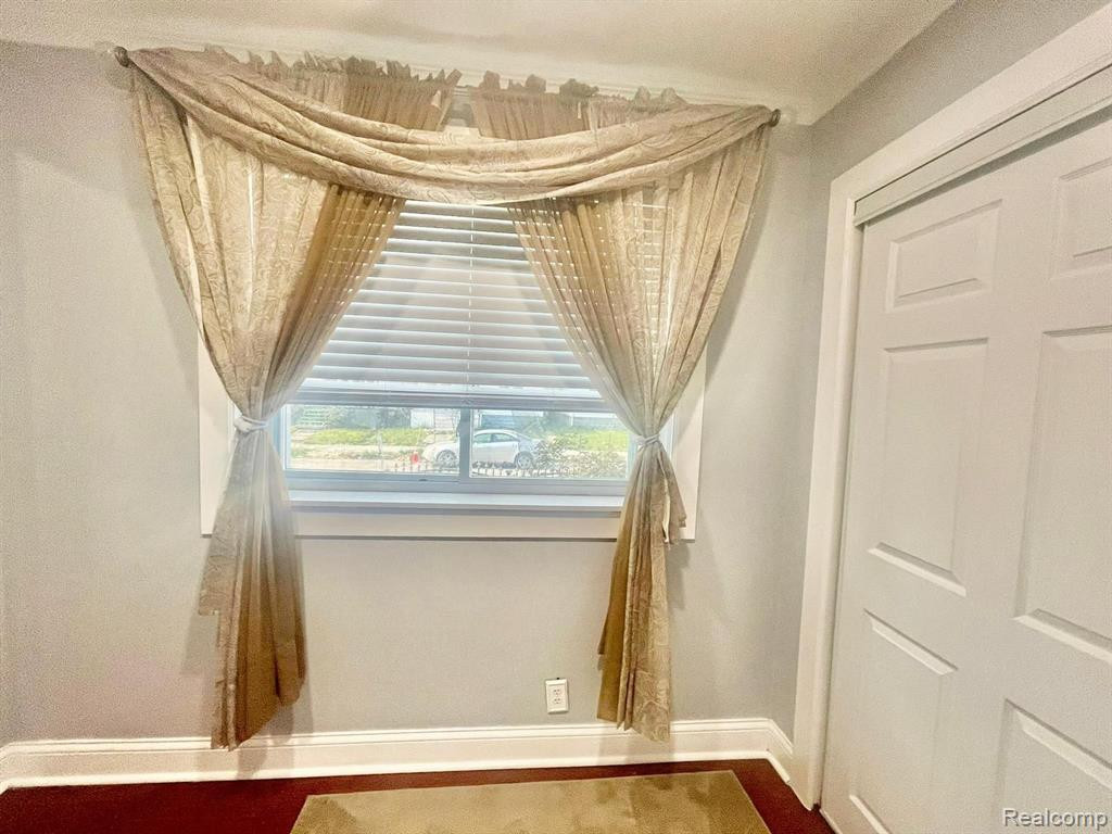 6164 DOROTHY Street, Detroit, MI 48211 — Photo 10