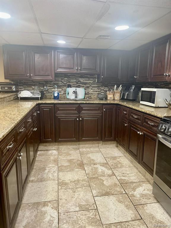 6164 DOROTHY Street, Detroit, MI 48211 — Photo 33