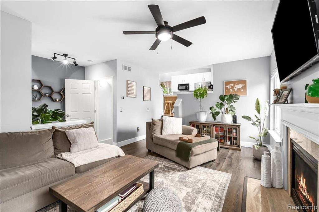 1910 SAVANNAH Lane, Ypsilanti, MI 48198 — Photo 18