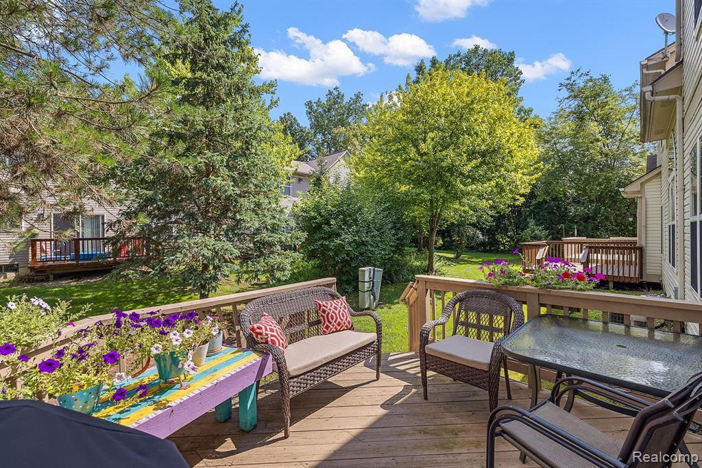38433 SARATOGA Circle, Farmington Hills, MI 48331 — Photo 4