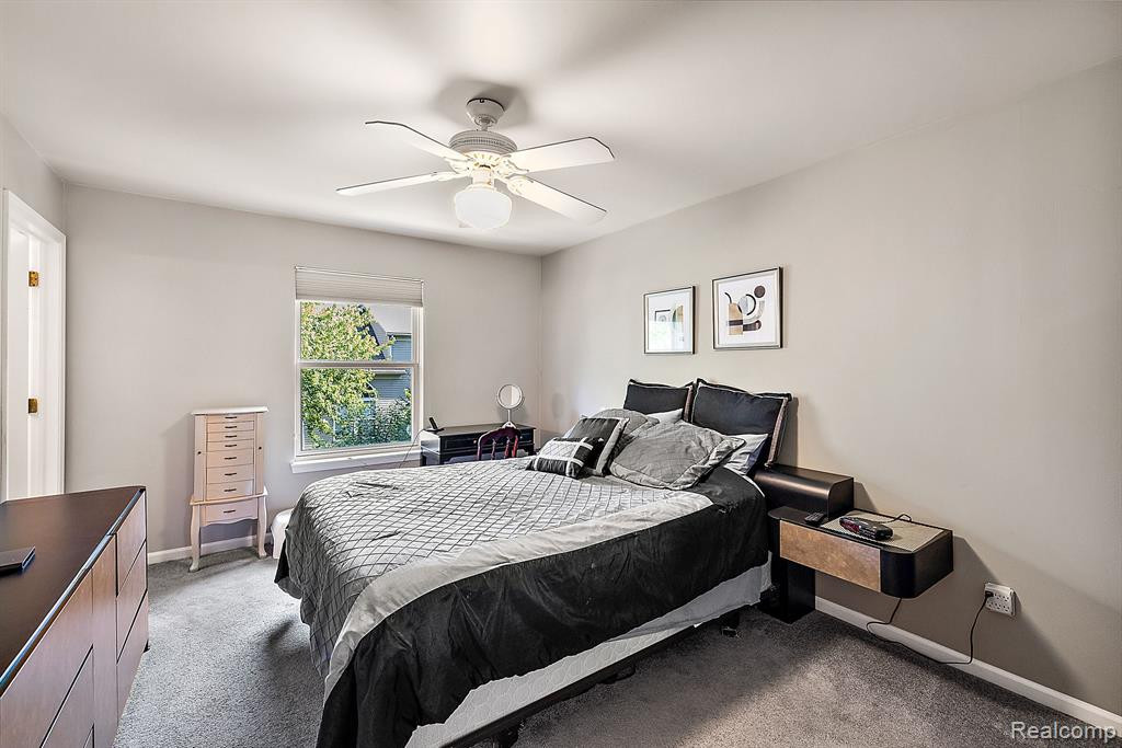 38433 SARATOGA Circle, Farmington Hills, MI 48331 — Photo 17