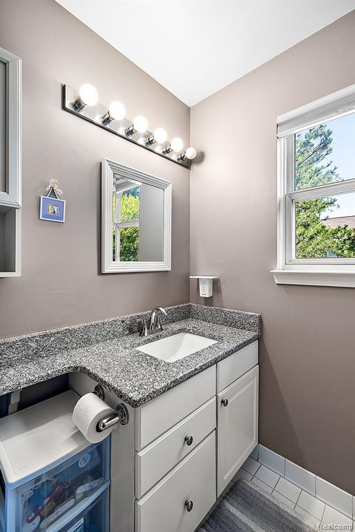 38433 SARATOGA Circle, Farmington Hills, MI 48331 — Photo 20
