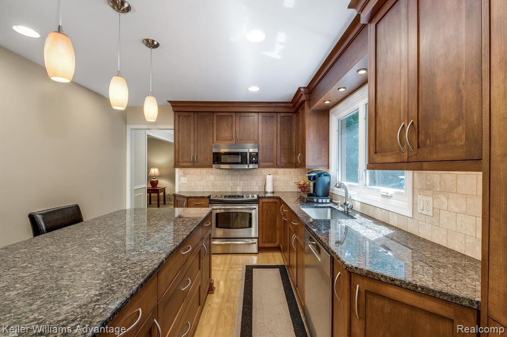 42352 Crestview Circle, Northville, MI 48168 — Photo 8
