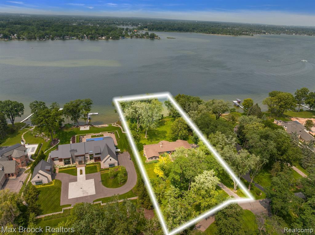 4550 DOW RIDGE Road, Orchard Lake Village, MI 48324 — Photo 2