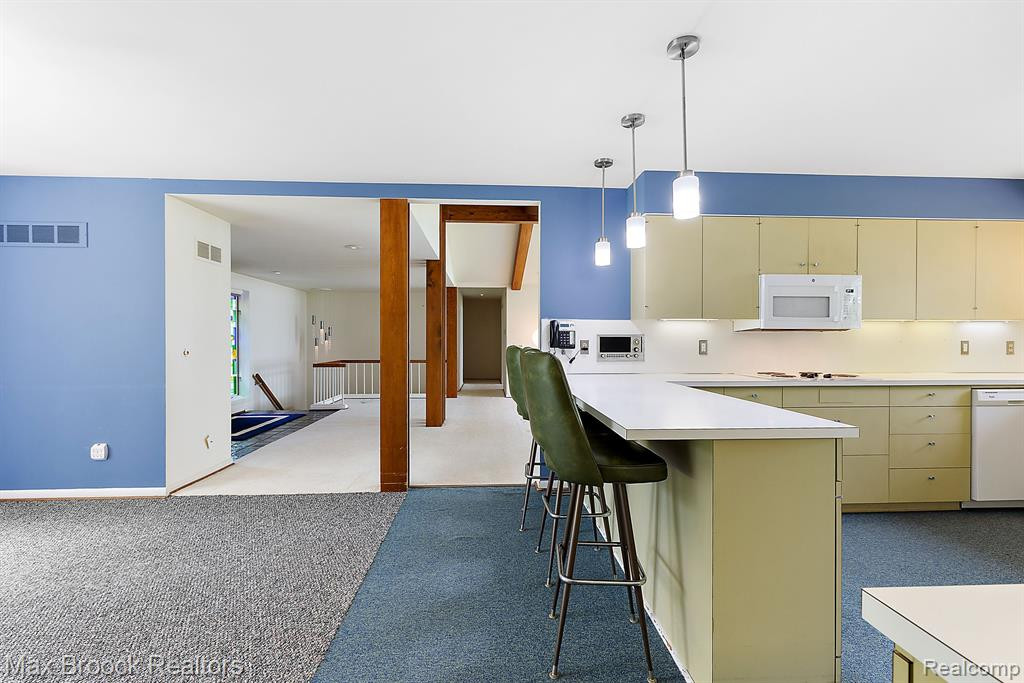 4550 DOW RIDGE Road, Orchard Lake Village, MI 48324 — Photo 12