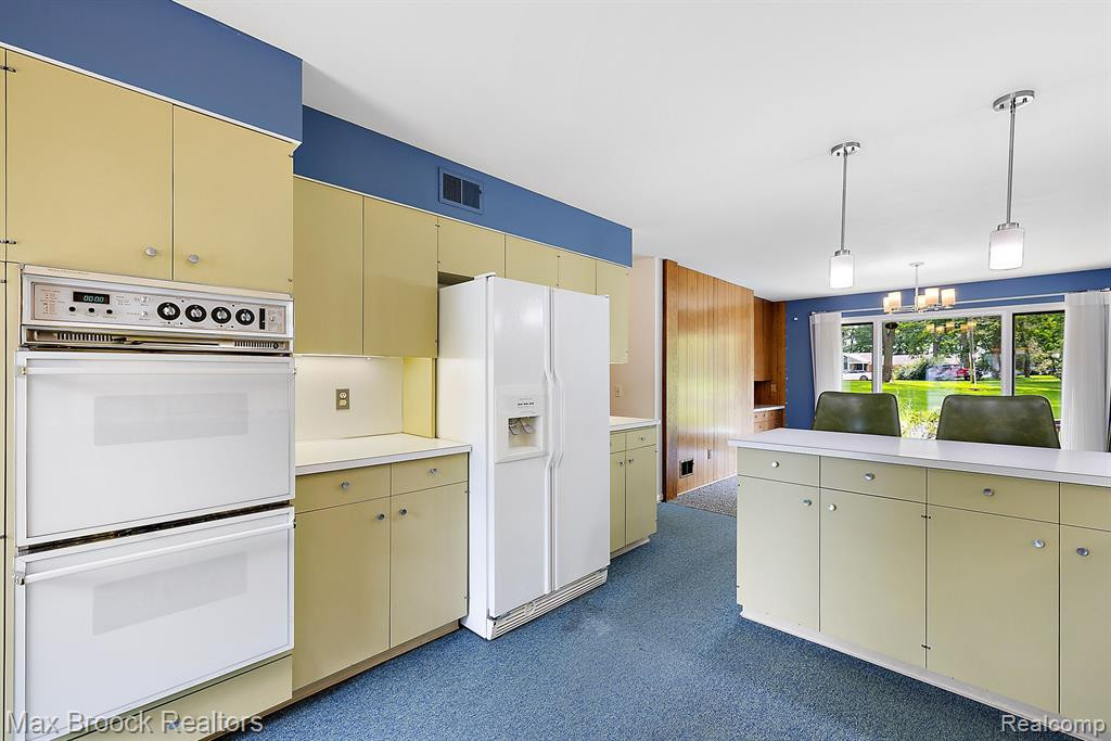 4550 DOW RIDGE Road, Orchard Lake Village, MI 48324 — Photo 17