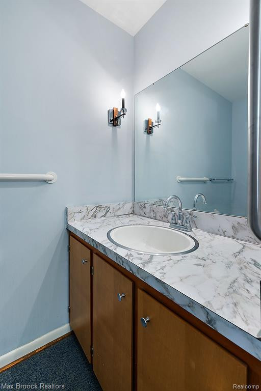 4550 DOW RIDGE Road, Orchard Lake Village, MI 48324 — Photo 22