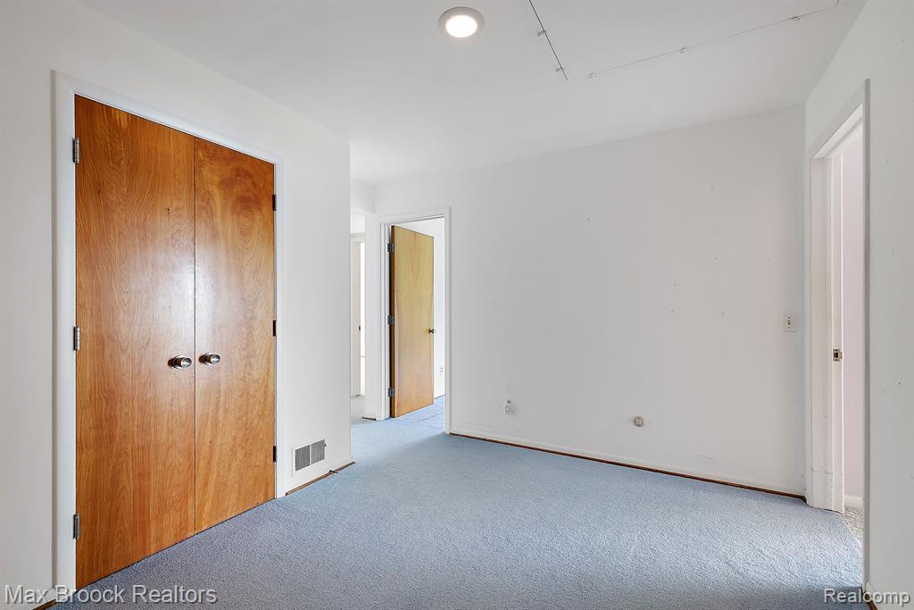 4550 DOW RIDGE Road, Orchard Lake Village, MI 48324 — Photo 24