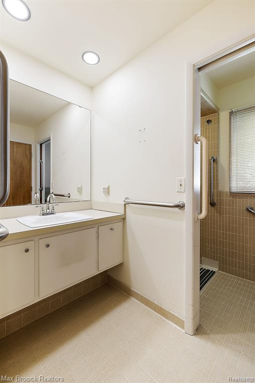4550 DOW RIDGE Road, Orchard Lake Village, MI 48324 — Photo 30
