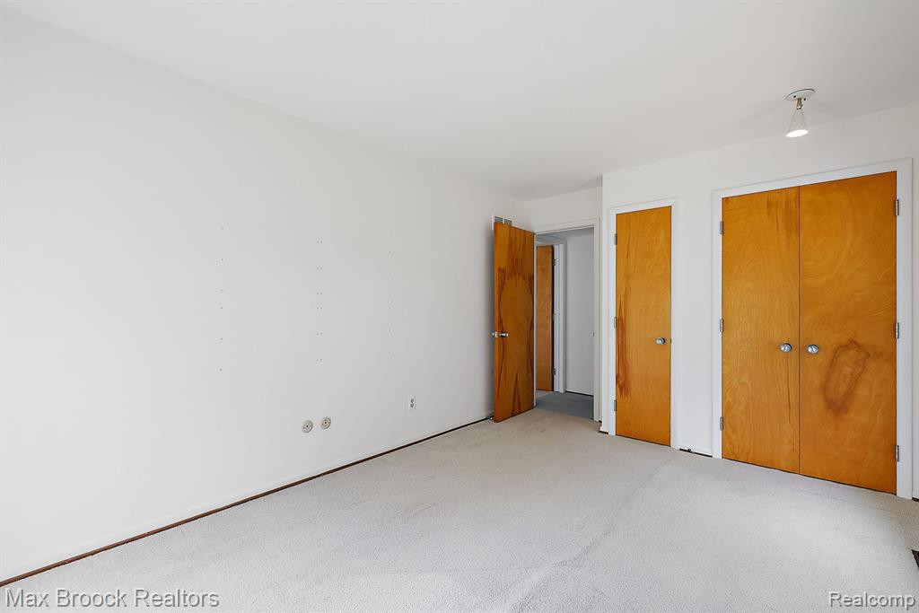 4550 DOW RIDGE Road, Orchard Lake Village, MI 48324 — Photo 32