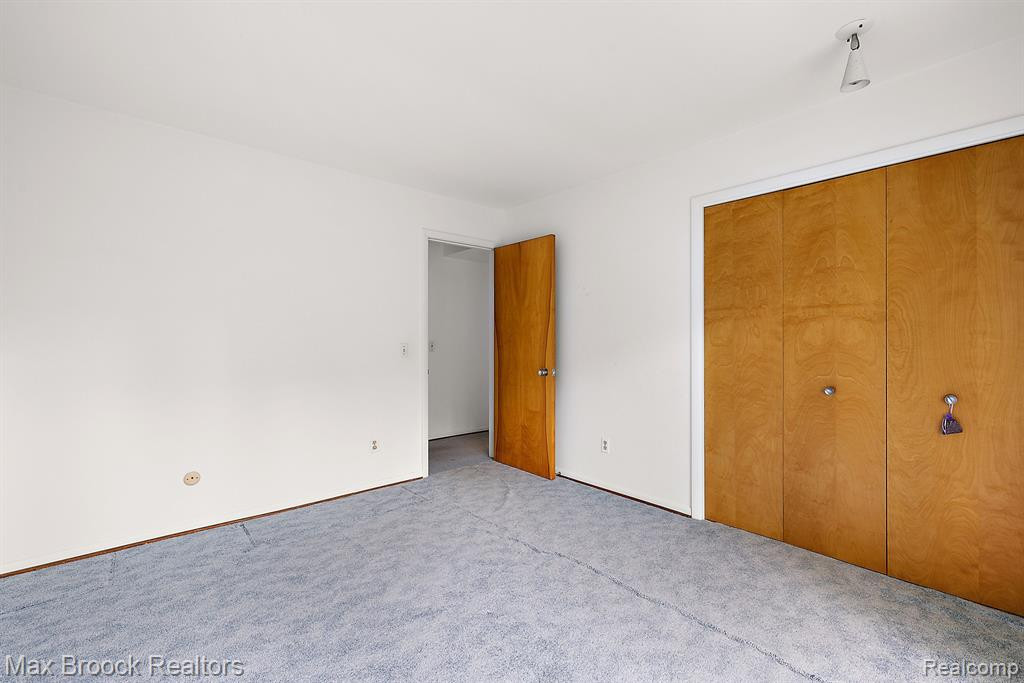 4550 DOW RIDGE Road, Orchard Lake Village, MI 48324 — Photo 36
