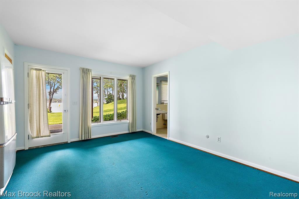 4550 DOW RIDGE Road, Orchard Lake Village, MI 48324 — Photo 40