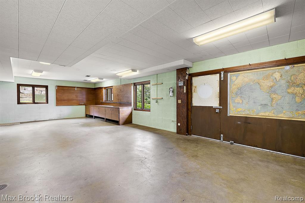 4550 DOW RIDGE Road, Orchard Lake Village, MI 48324 — Photo 44