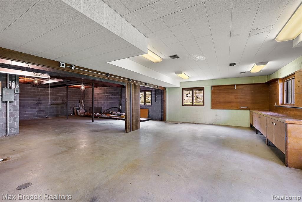 4550 DOW RIDGE Road, Orchard Lake Village, MI 48324 — Photo 45