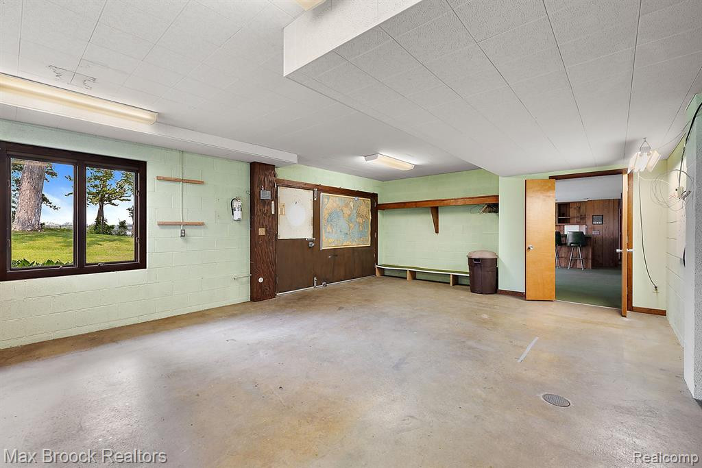 4550 DOW RIDGE Road, Orchard Lake Village, MI 48324 — Photo 46