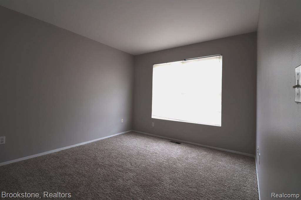 23426 GRAYSON Drive, Southfield, MI 48075 — Photo 12