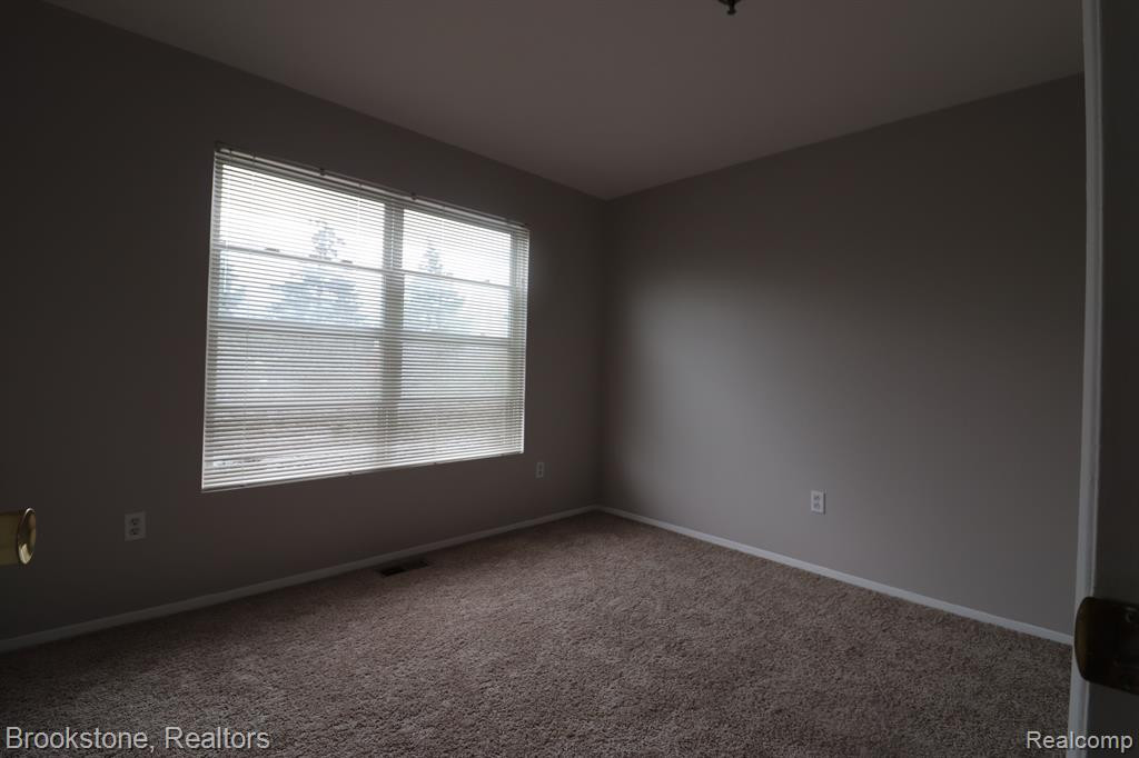 23426 GRAYSON Drive, Southfield, MI 48075 — Photo 14