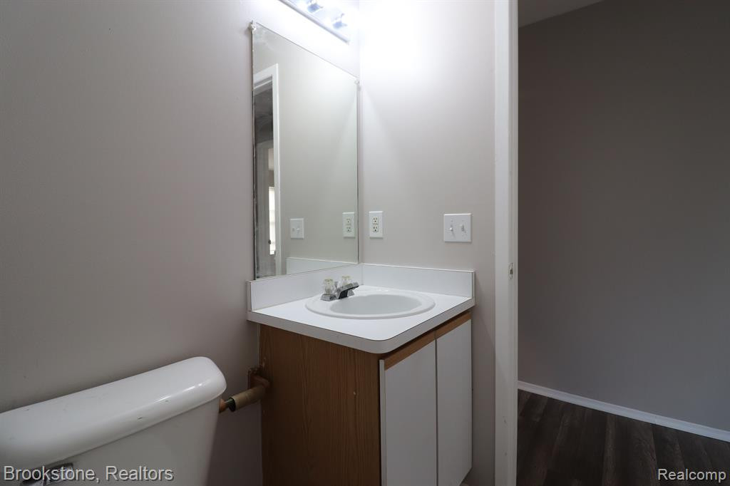23426 GRAYSON Drive, Southfield, MI 48075 — Photo 15