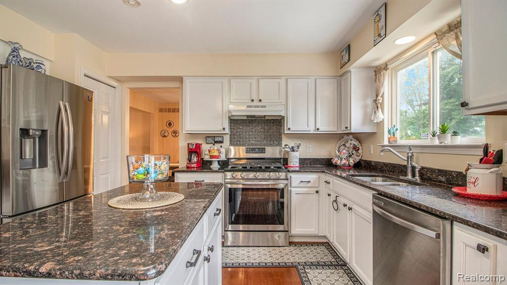 3578 Fieldcrest Lane, Ypsilanti, MI 48197 — Photo 12