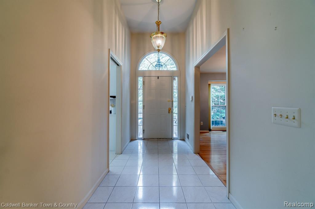 1932 BOULDER Drive, Ann Arbor, MI 48104 — Photo 4