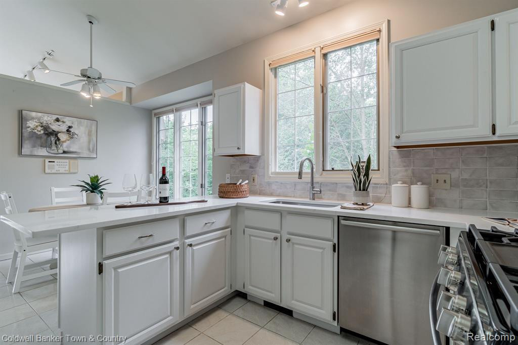 1932 BOULDER Drive, Ann Arbor, MI 48104 — Photo 13