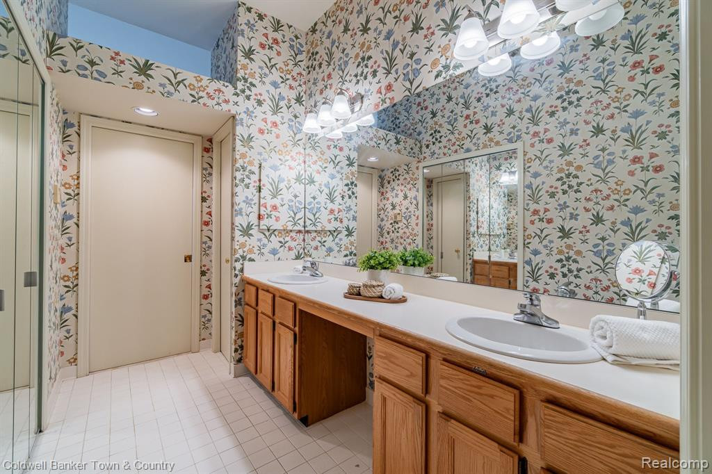 1932 BOULDER Drive, Ann Arbor, MI 48104 — Photo 27