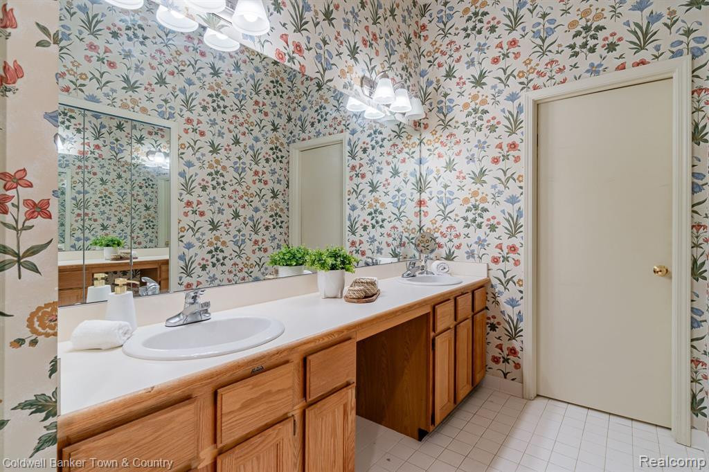 1932 BOULDER Drive, Ann Arbor, MI 48104 — Photo 28