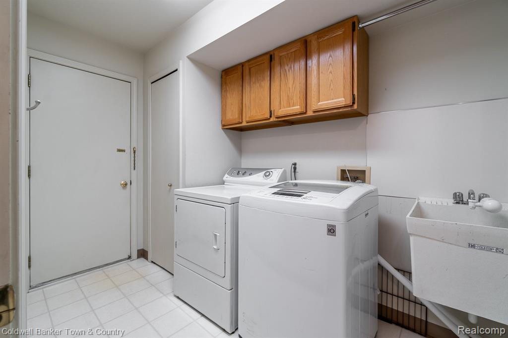 1932 BOULDER Drive, Ann Arbor, MI 48104 — Photo 31