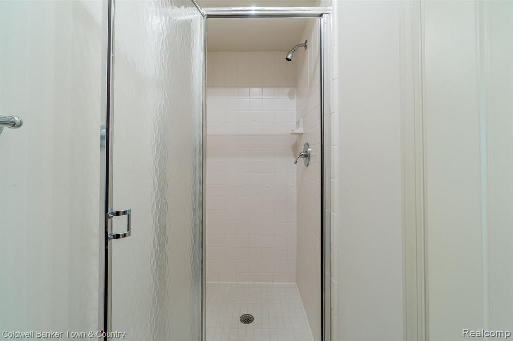 1932 BOULDER Drive, Ann Arbor, MI 48104 — Photo 38