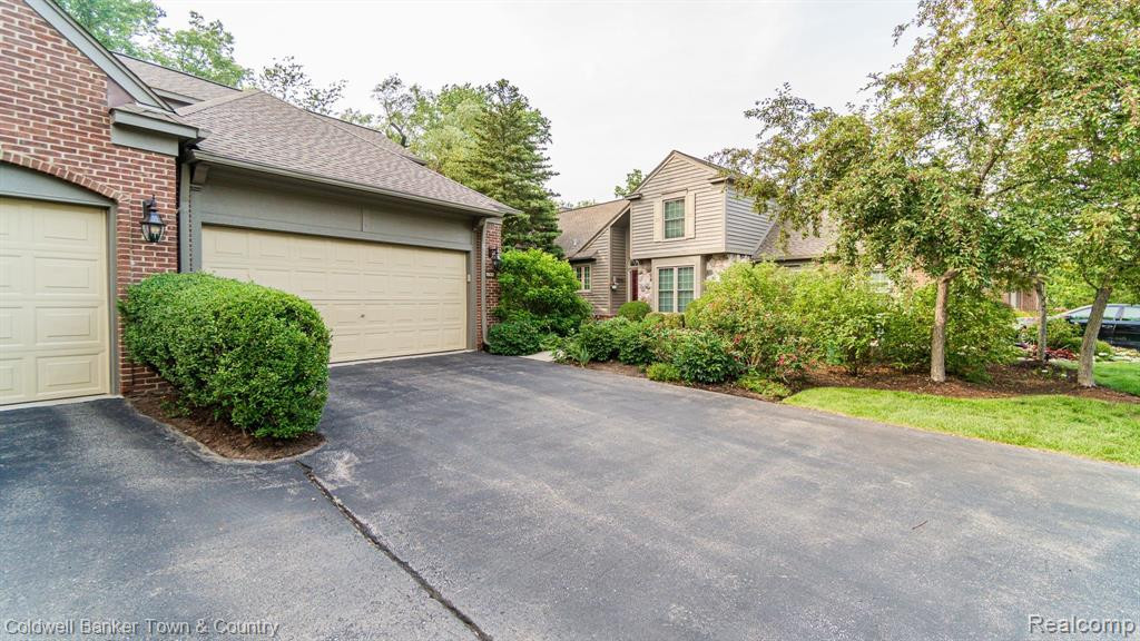 1932 BOULDER Drive, Ann Arbor, MI 48104 — Photo 56