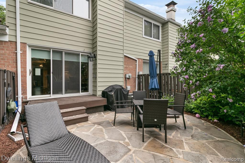 1912 TORQUAY Avenue, Royal Oak, MI 48073 — Photo 8