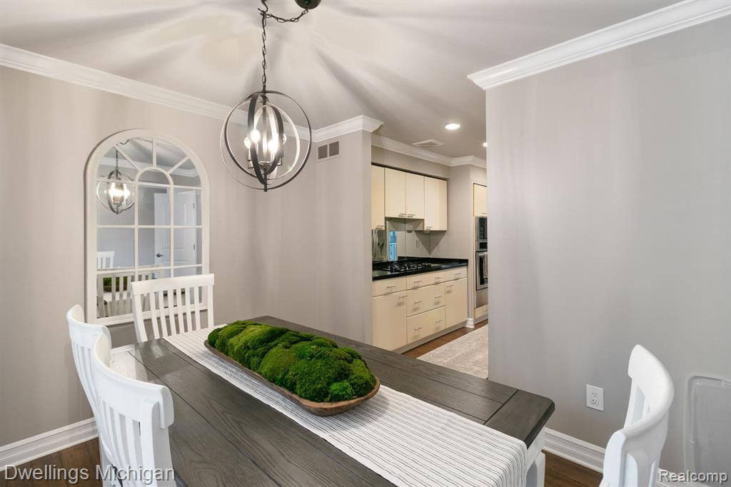 1912 TORQUAY Avenue, Royal Oak, MI 48073 — Photo 11