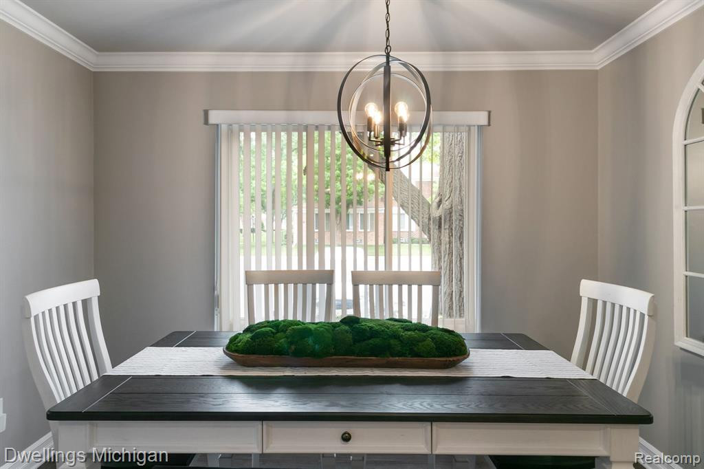 1912 TORQUAY Avenue, Royal Oak, MI 48073 — Photo 12
