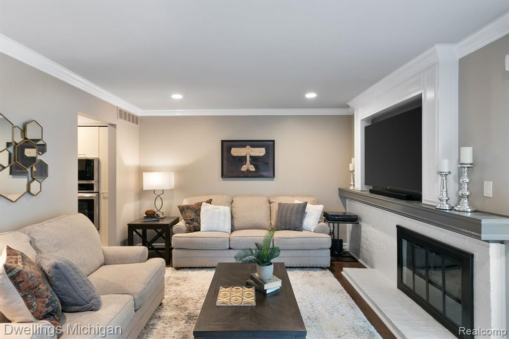 1912 TORQUAY Avenue, Royal Oak, MI 48073 — Photo 17