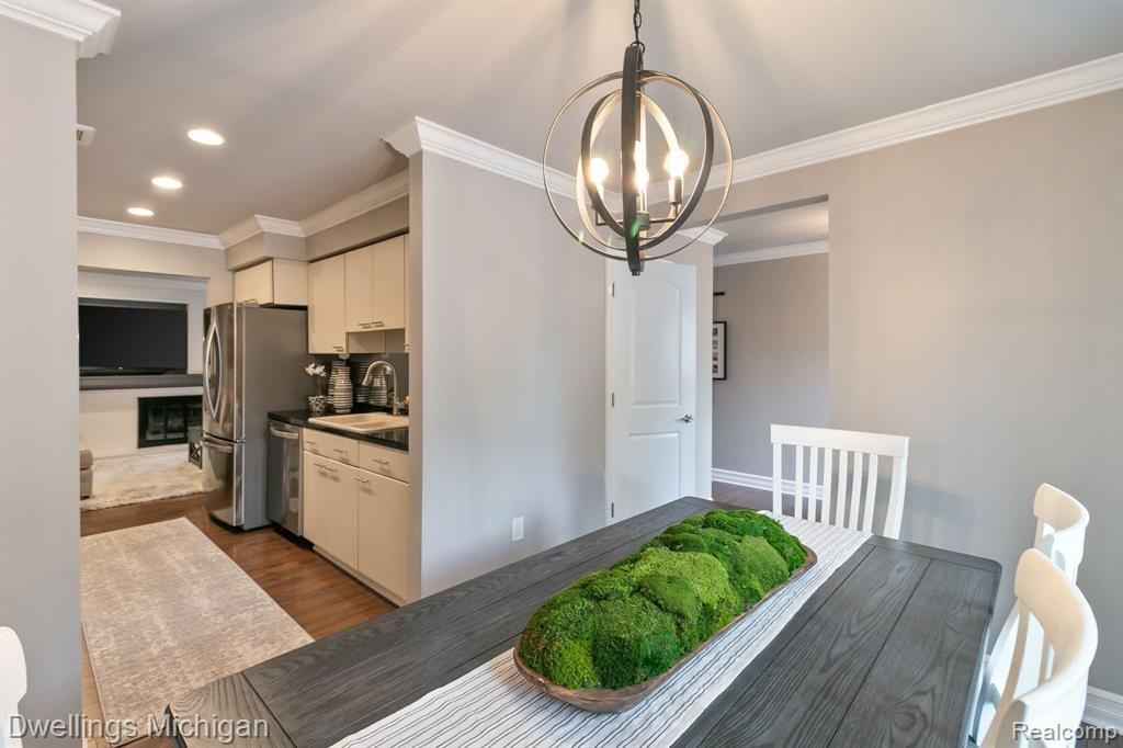 1912 TORQUAY Avenue, Royal Oak, MI 48073 — Photo 21
