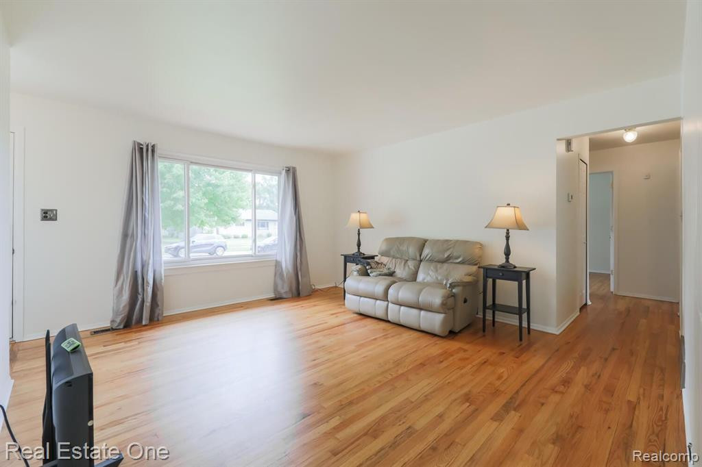8483 Holly Drive, Canton, MI 48187 — Photo 4