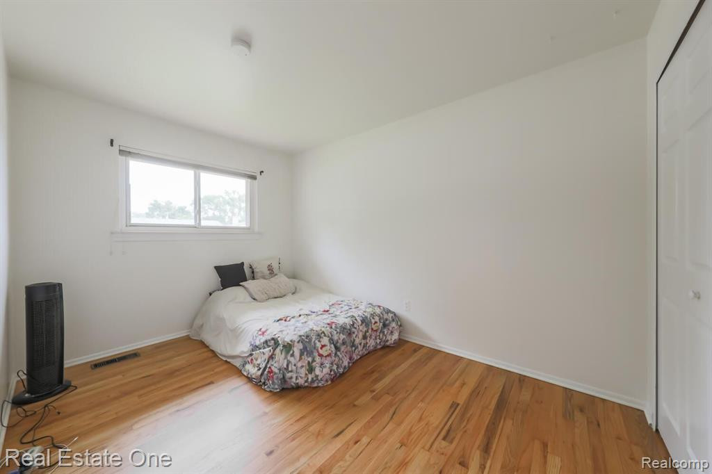8483 Holly Drive, Canton, MI 48187 — Photo 6