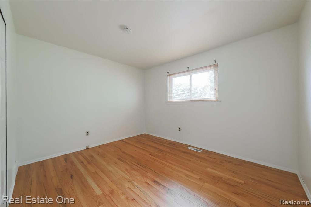 8483 Holly Drive, Canton, MI 48187 — Photo 8