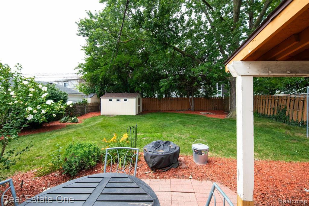 8483 Holly Drive, Canton, MI 48187 — Photo 19