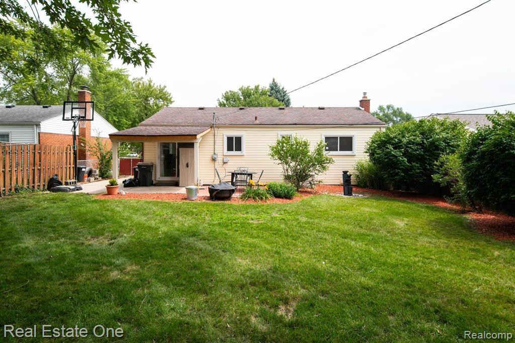 8483 Holly Drive, Canton, MI 48187 — Photo 22