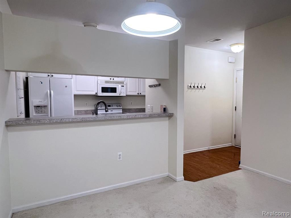 2778 S KNIGHTSBRIDGE Circle, Ann Arbor, MI 48105 — Photo 6